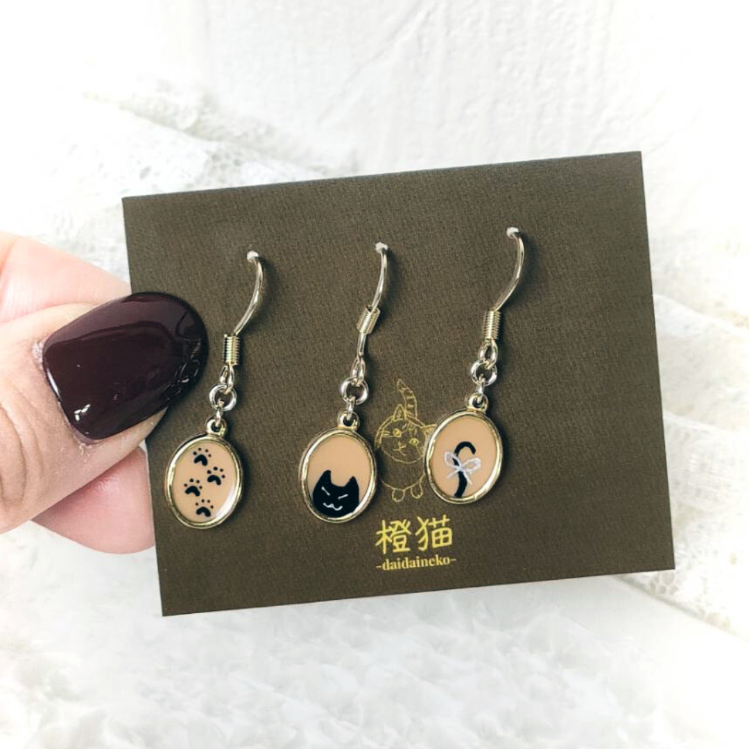 かぎしっぽの黒猫 セットピアス・イヤリング